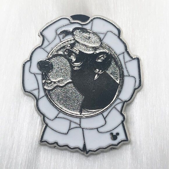 🔮 5/$25 Disney Bedknobs‎ And Broomsticks Fisherman Bear Pin - Picture 1 of 3